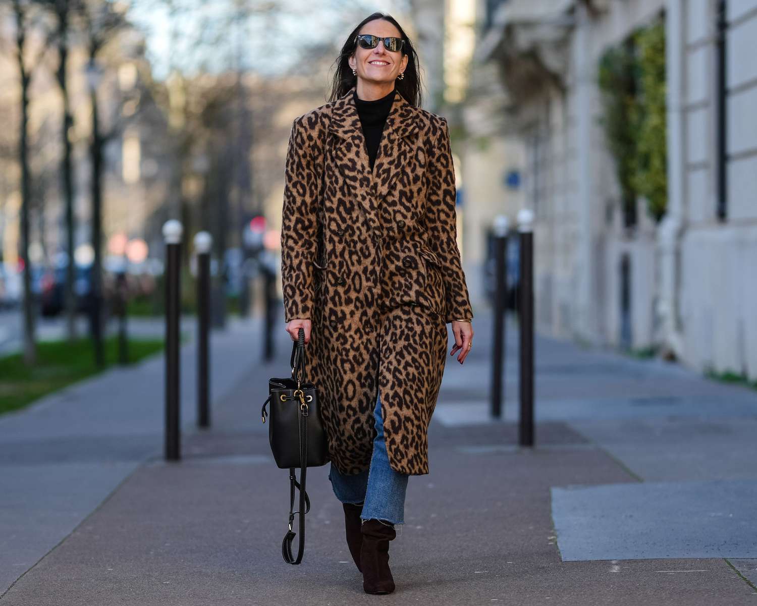 What February outfits should you wear? Get awesome ideas to stay warm and look great.
