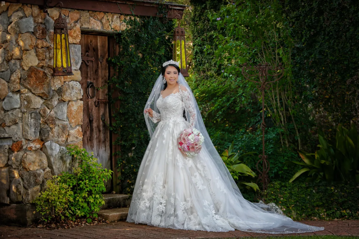 How to choose the best wedding medieval dress (key things to consider for your big day).