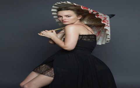Leighton Meester photoshoot styles explained cool trends to try