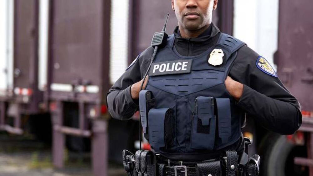 How to choose a good chase uniform (make sure it fits well and looks really professional for your job)