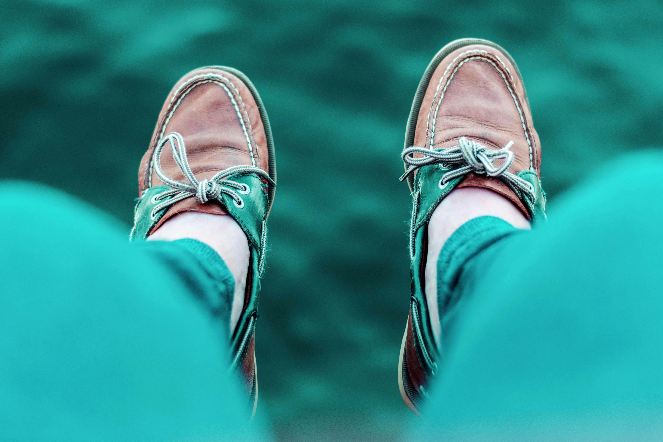 Master how to tie a boat shoes: Our simple tricks make it fast and ensure they never slip!