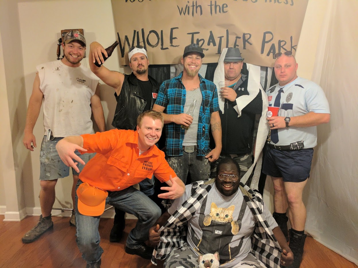 How to do white trash dress up? (Simple costume ideas for your next themed party night)