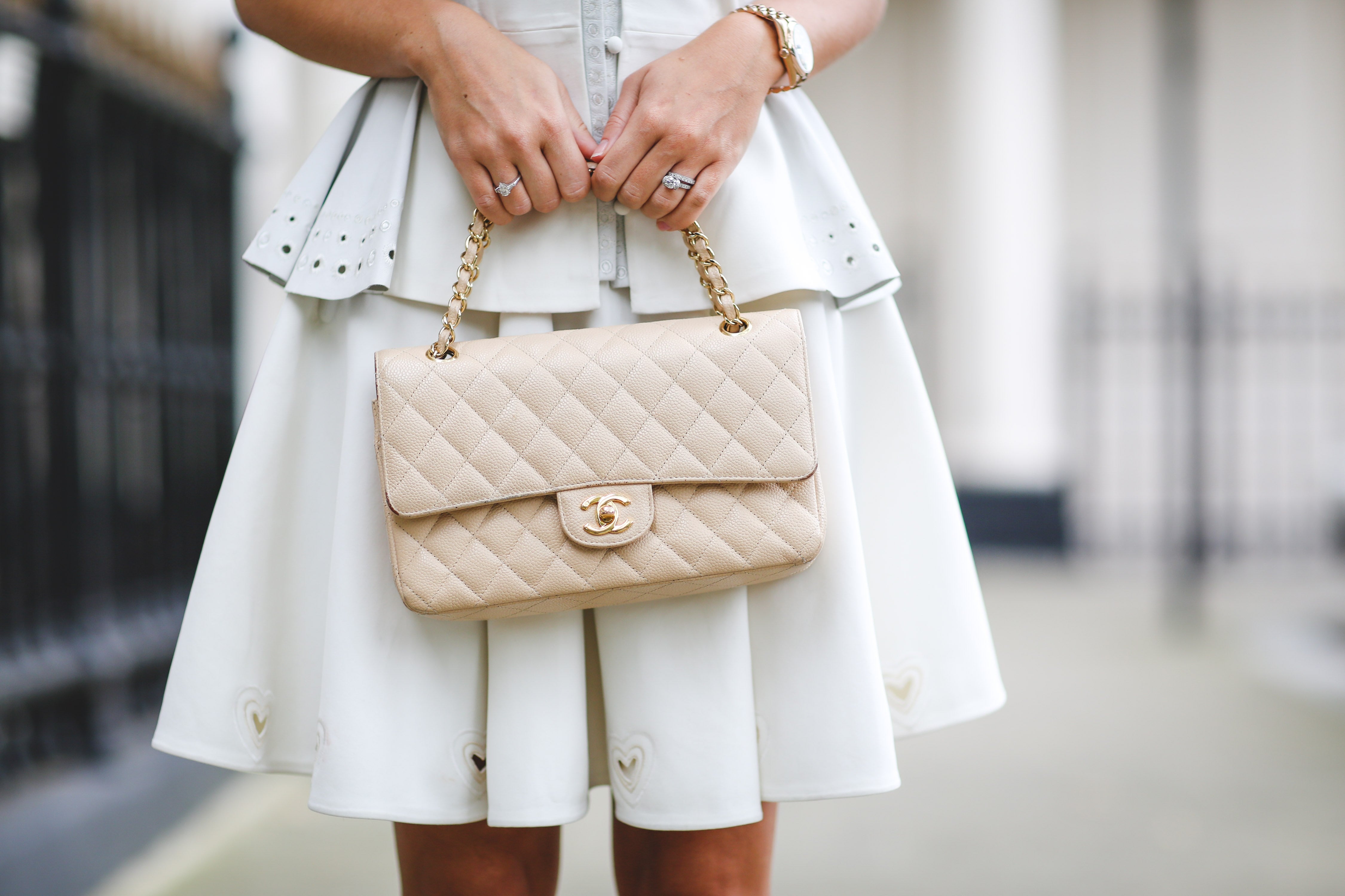 What are the best chanel handbag costume styles? Discover unique options that will turn heads.