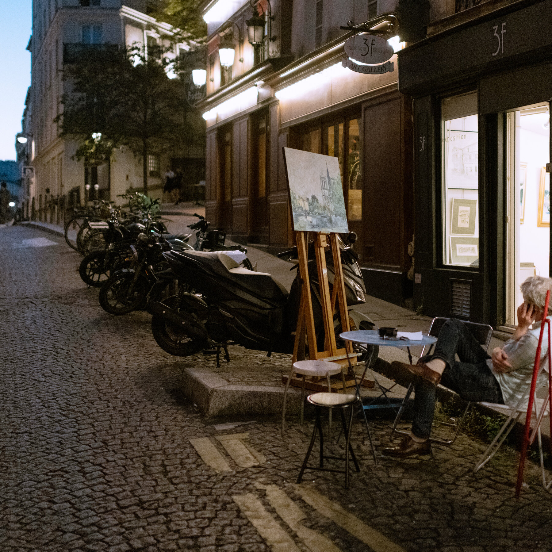 Where is the best arty paris experience found? Check out these inspiring neighborhoods full of vibrant art.