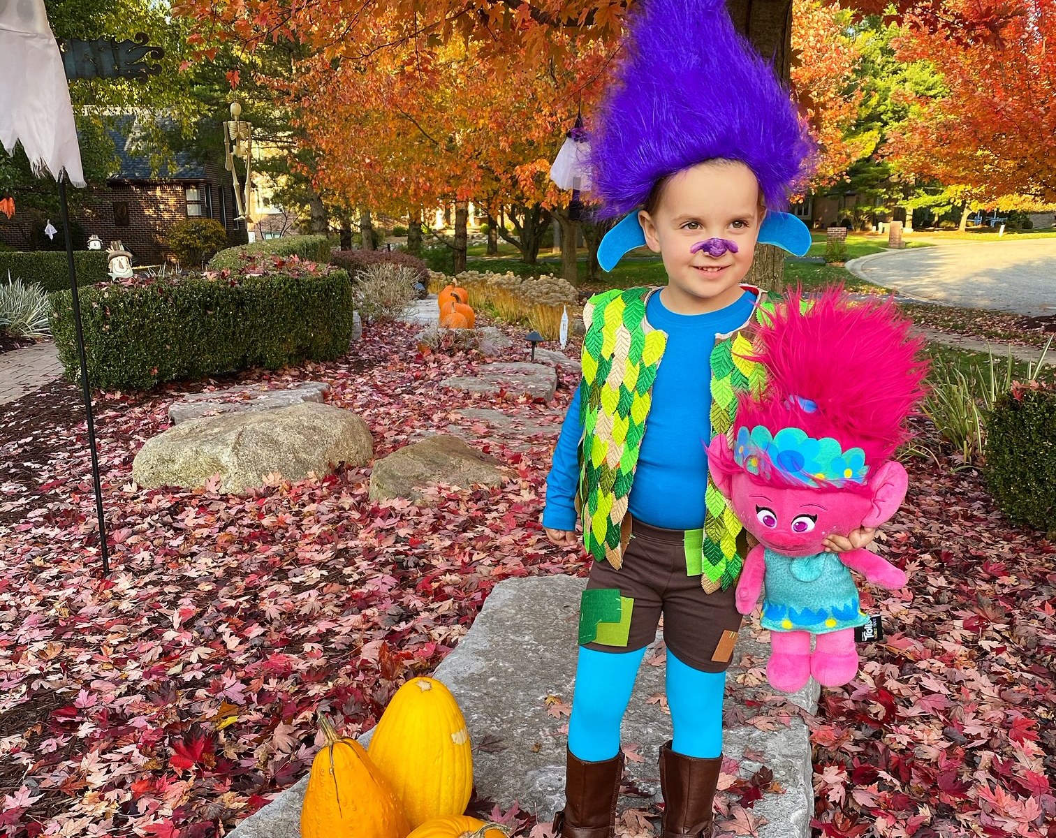 Need a branch costume adult for cosplay or Halloween? (We show you the coolest options!)