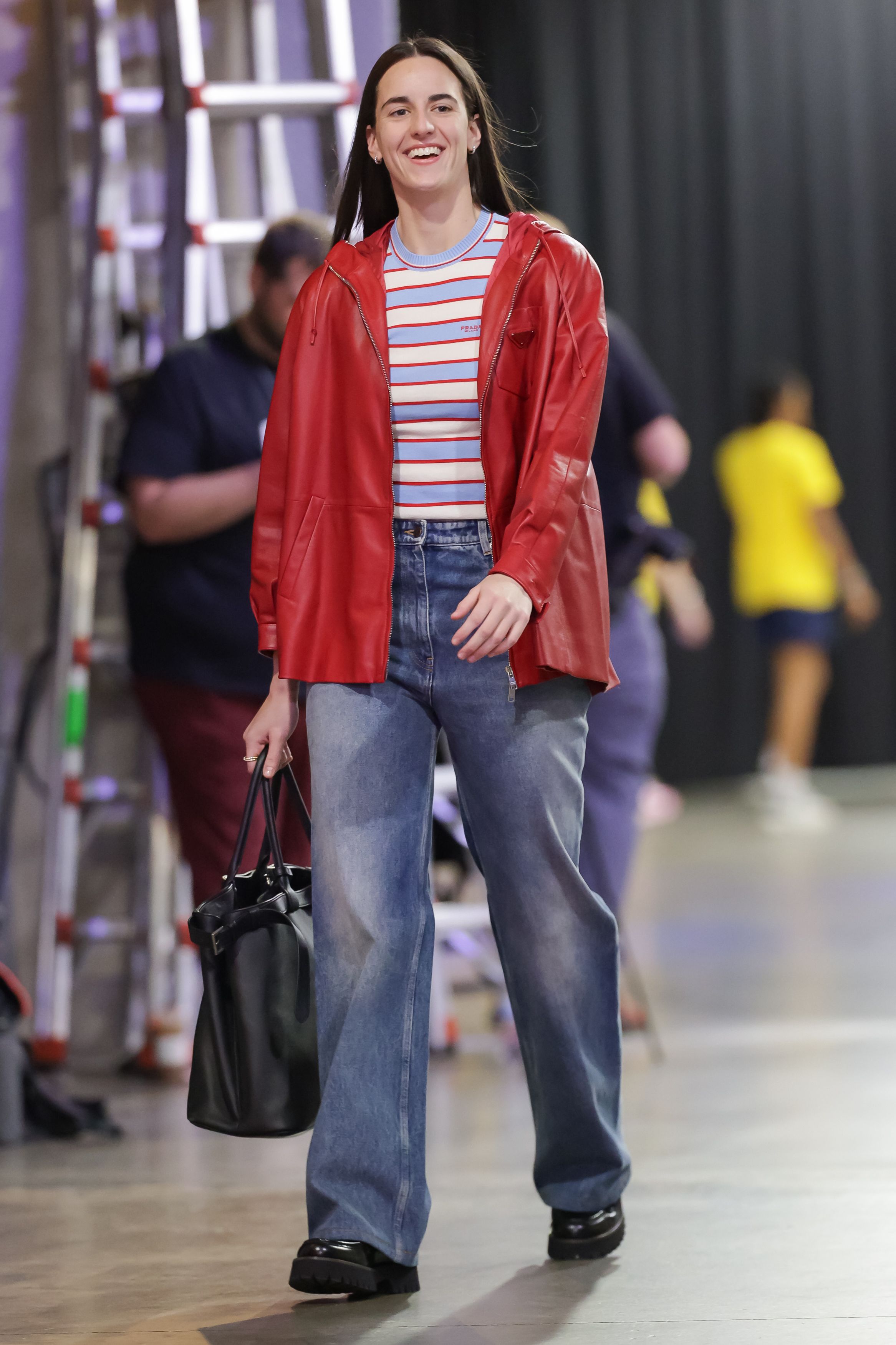 Best jeans for athletes like Caitlin Clark? Top choices for movement & style!