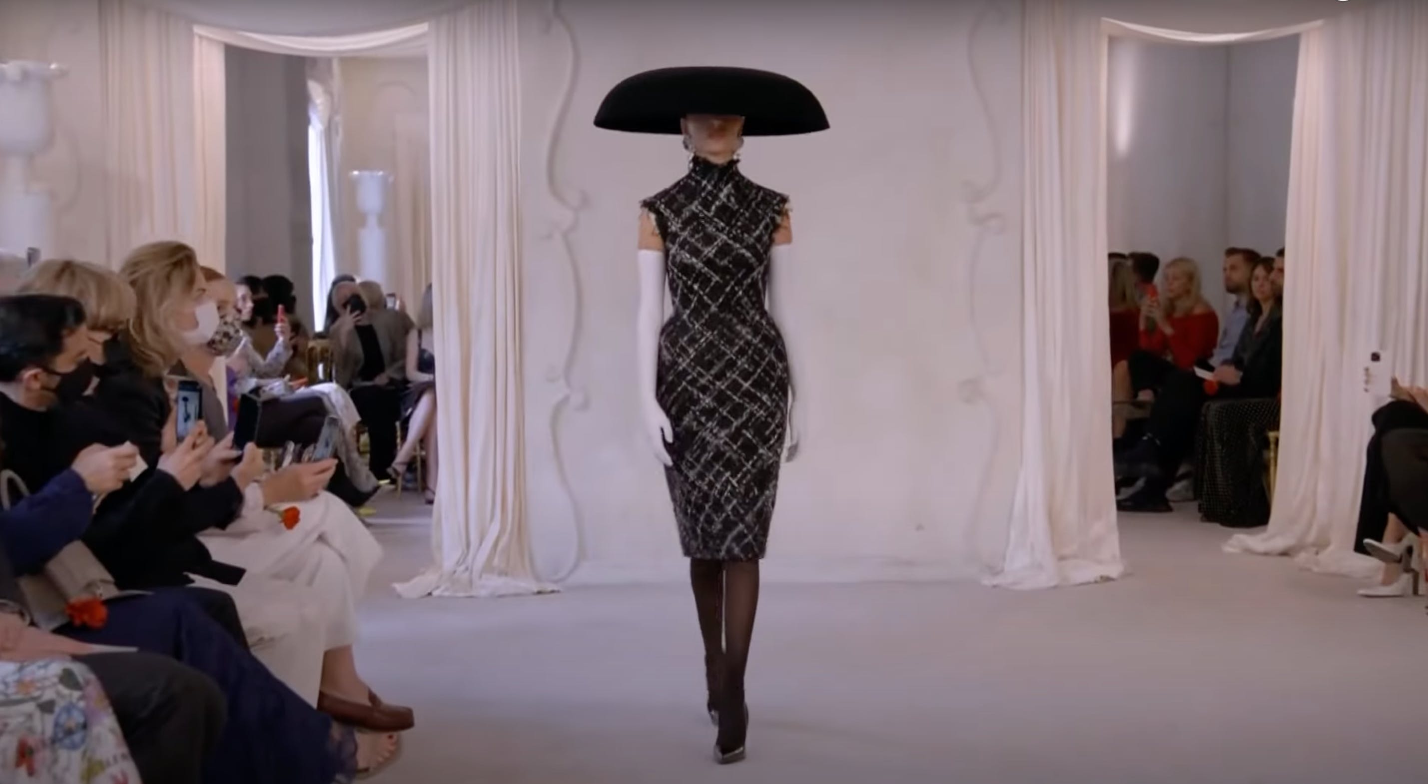 Fashion Show Haute Couture what is it? Know these 5 facts today!