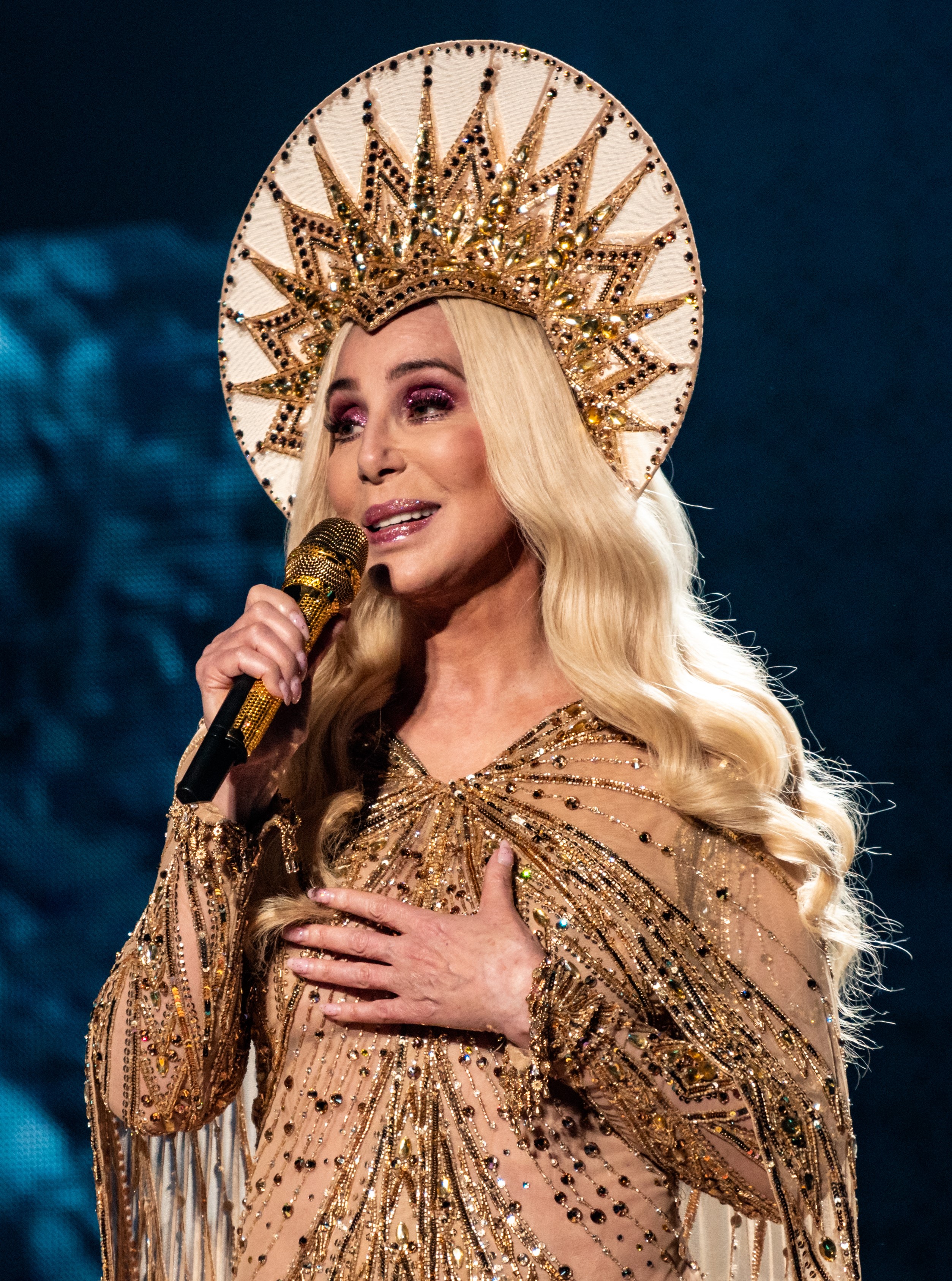 Cher in the 80s what to know about her? Key facts all fans should remember.