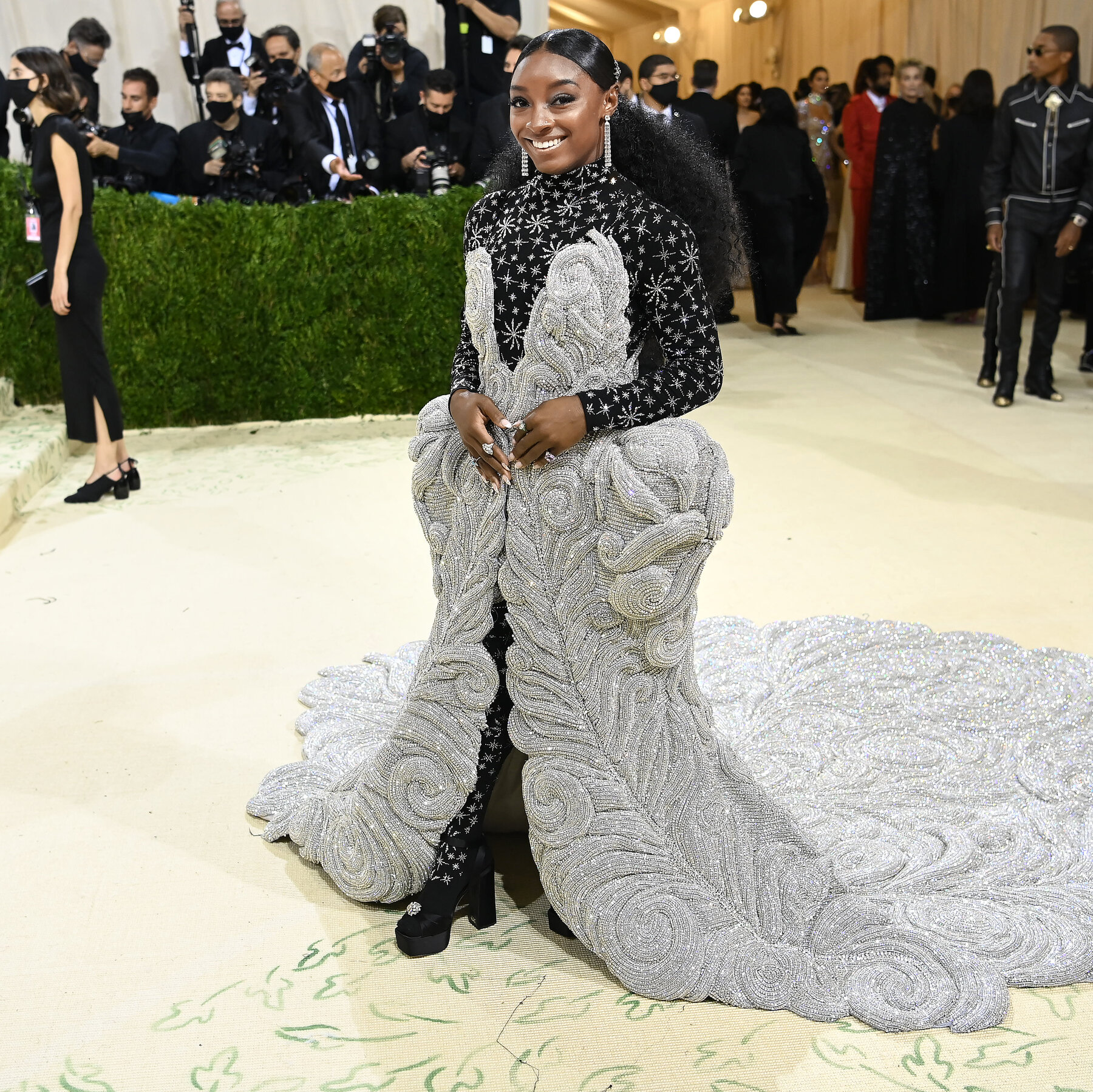 why simone biles dressed up matters find out her fashion secrets for athletes