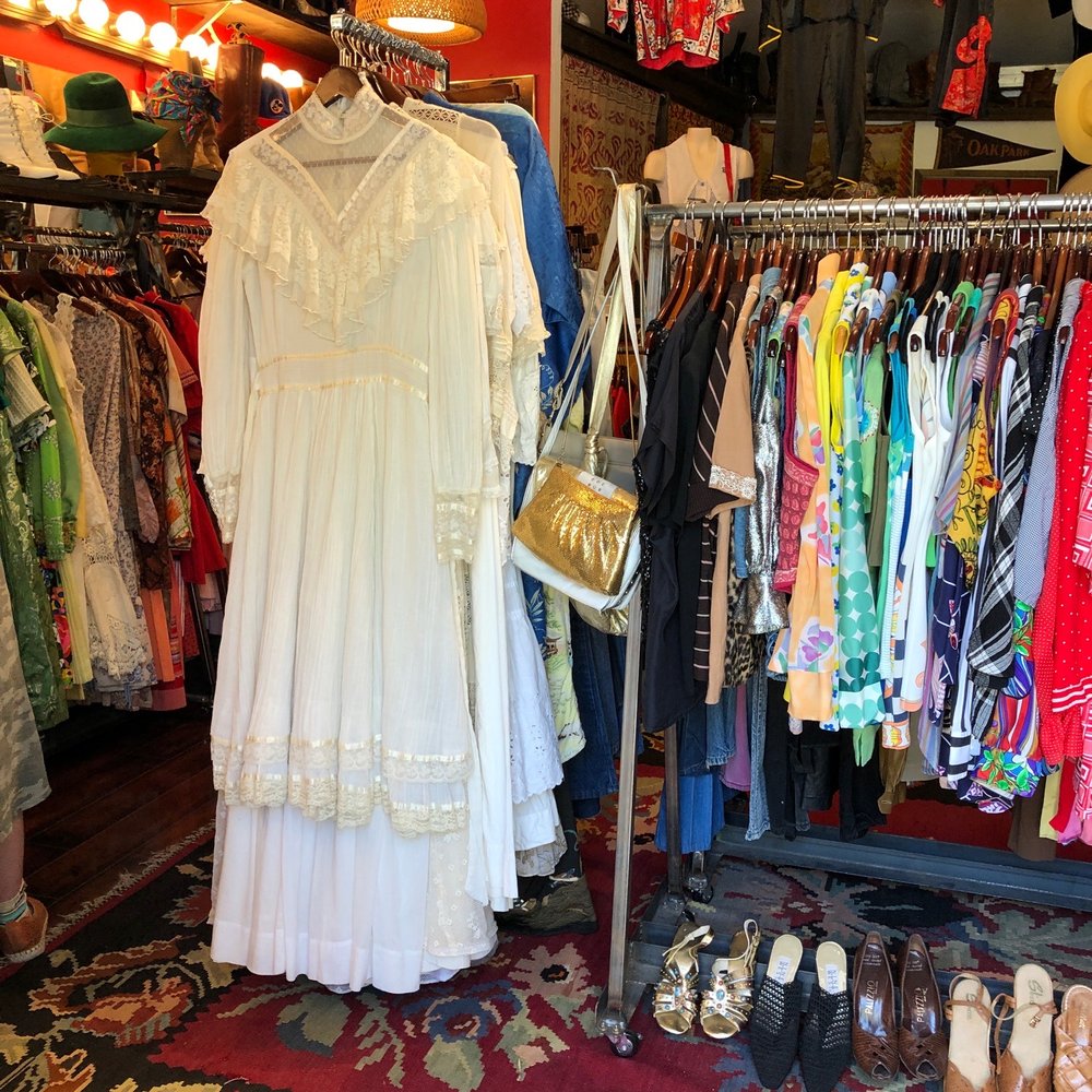 Where to Find Real 1970s Clothes for Women? Best Vintage Shopping Spots