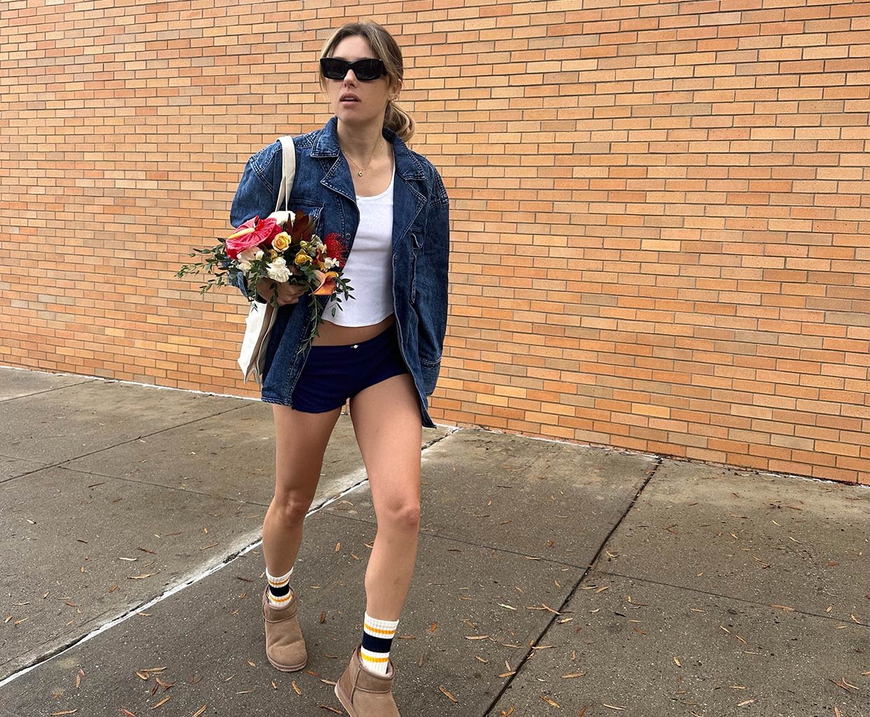 How to style shortest shorts ultra micro shorts? Easy fashion ideas for everyday looks.
