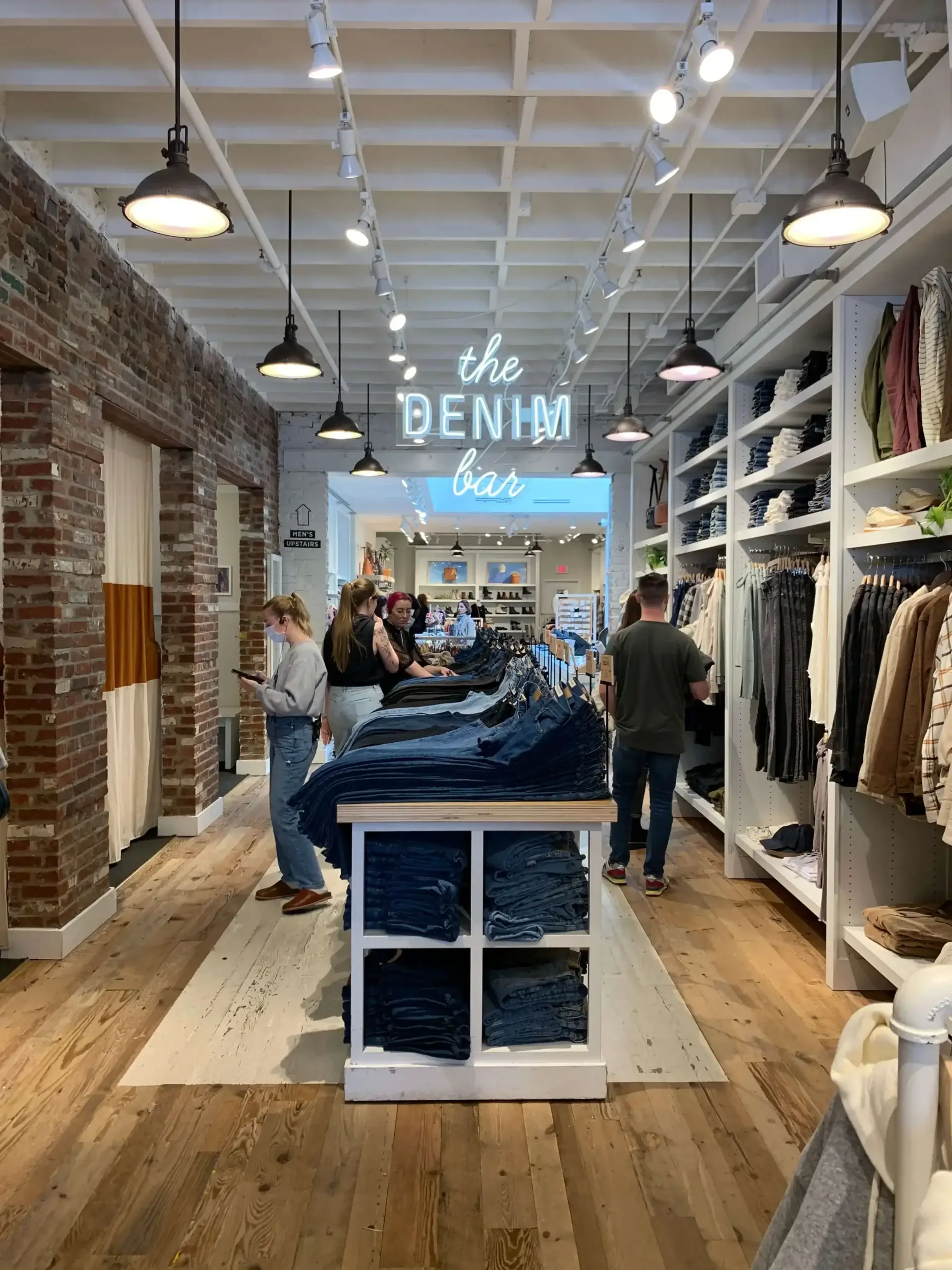 Need brands like Cuyana but cheaper? Best affordable quality shops listed