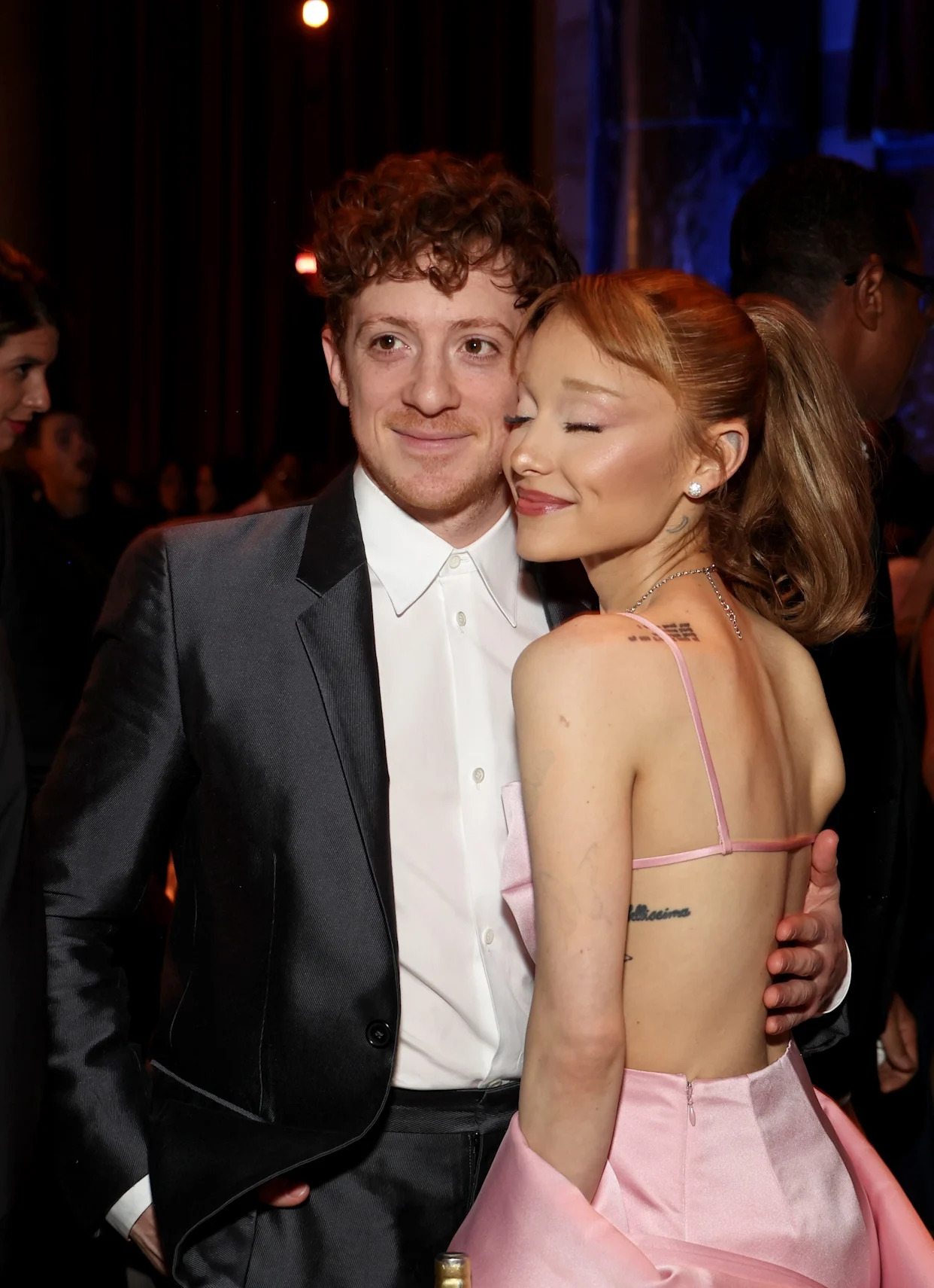 Is Ariana Grande Better With Boyfriend? Compare Past & Current Partner
