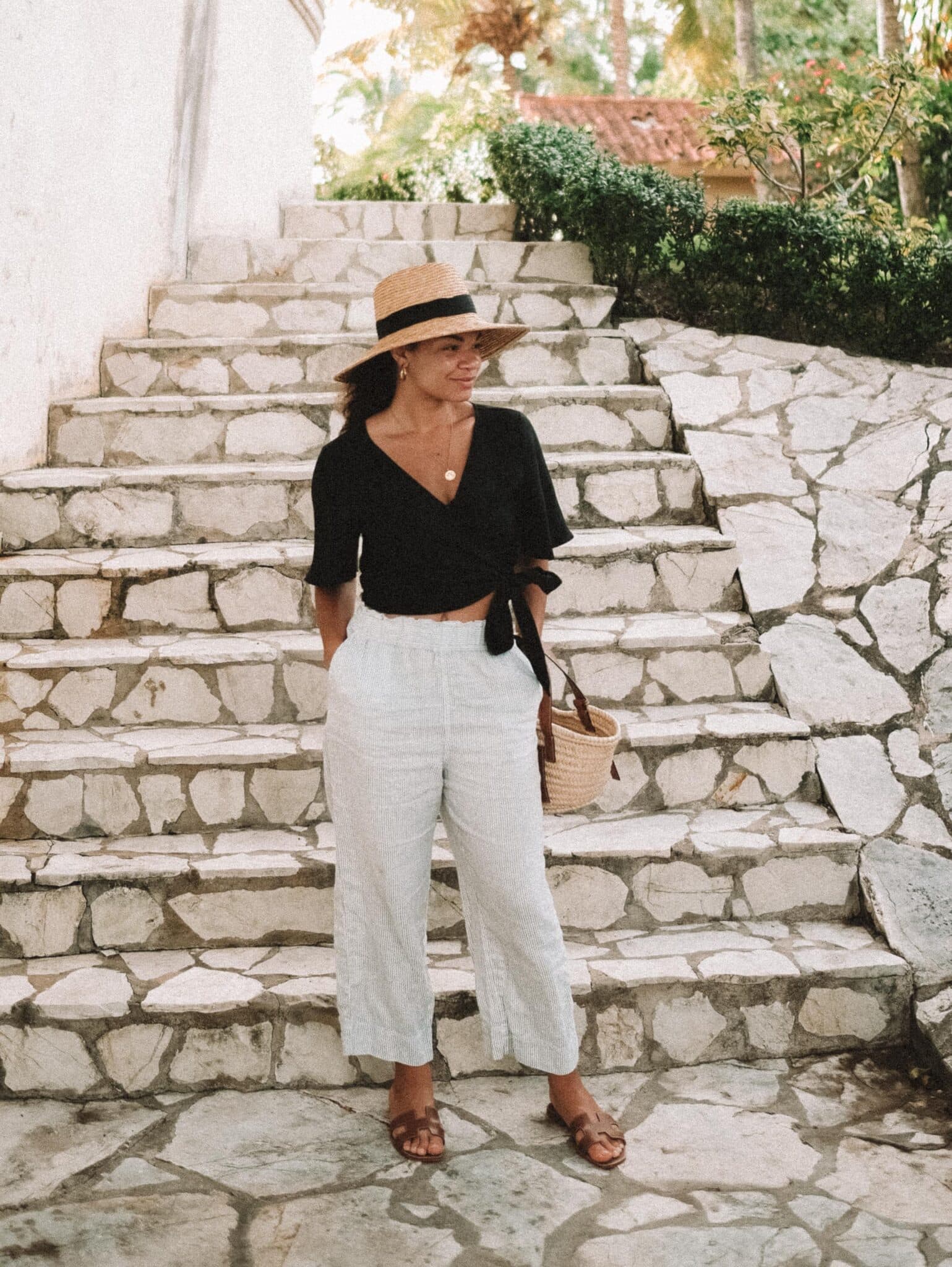 Chic Capri Pants Cotton Or Linen? Choose The Best Fabric