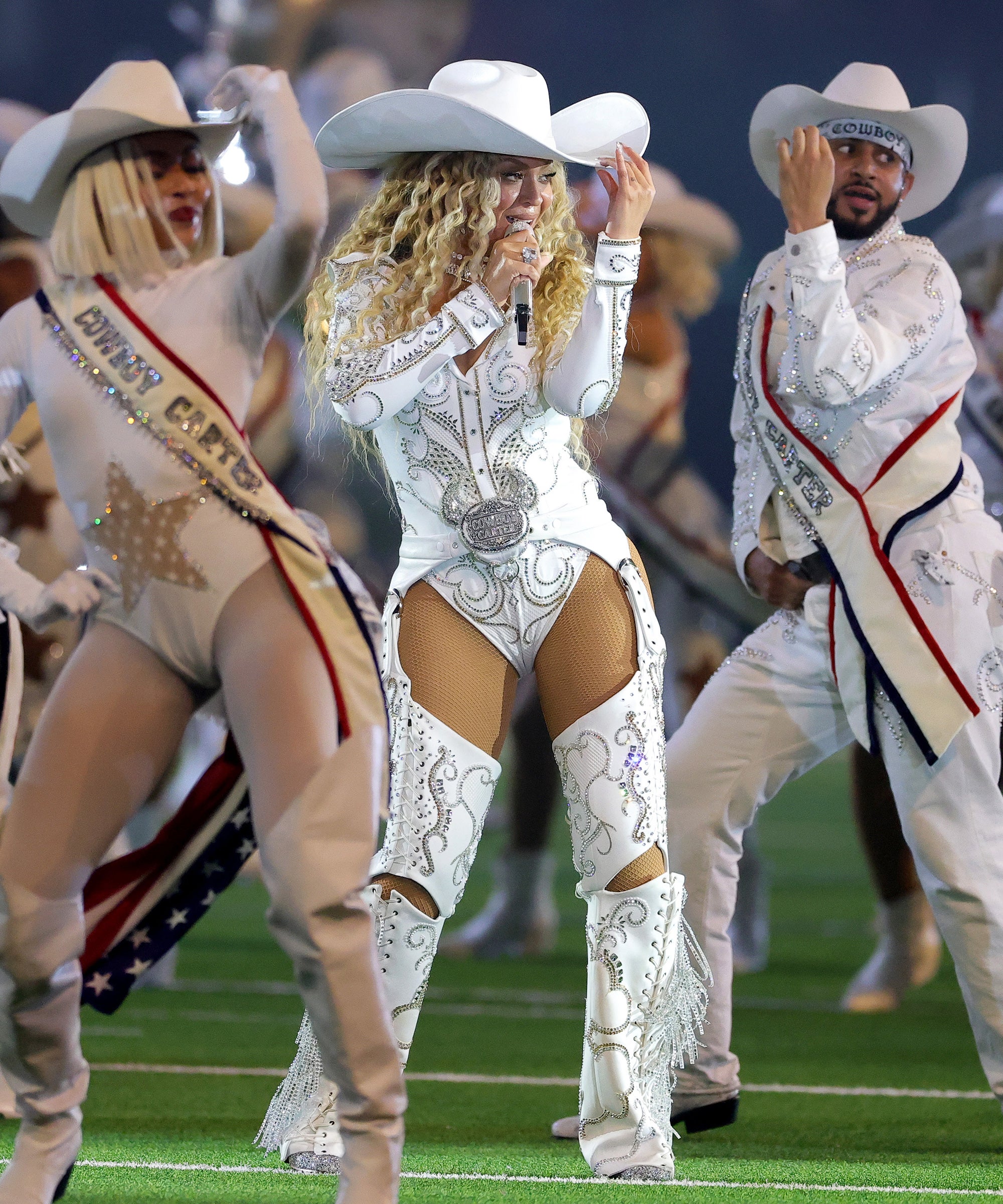 Beyonce Cowboy Carter Outfits How to Style Like Queen B Country Look