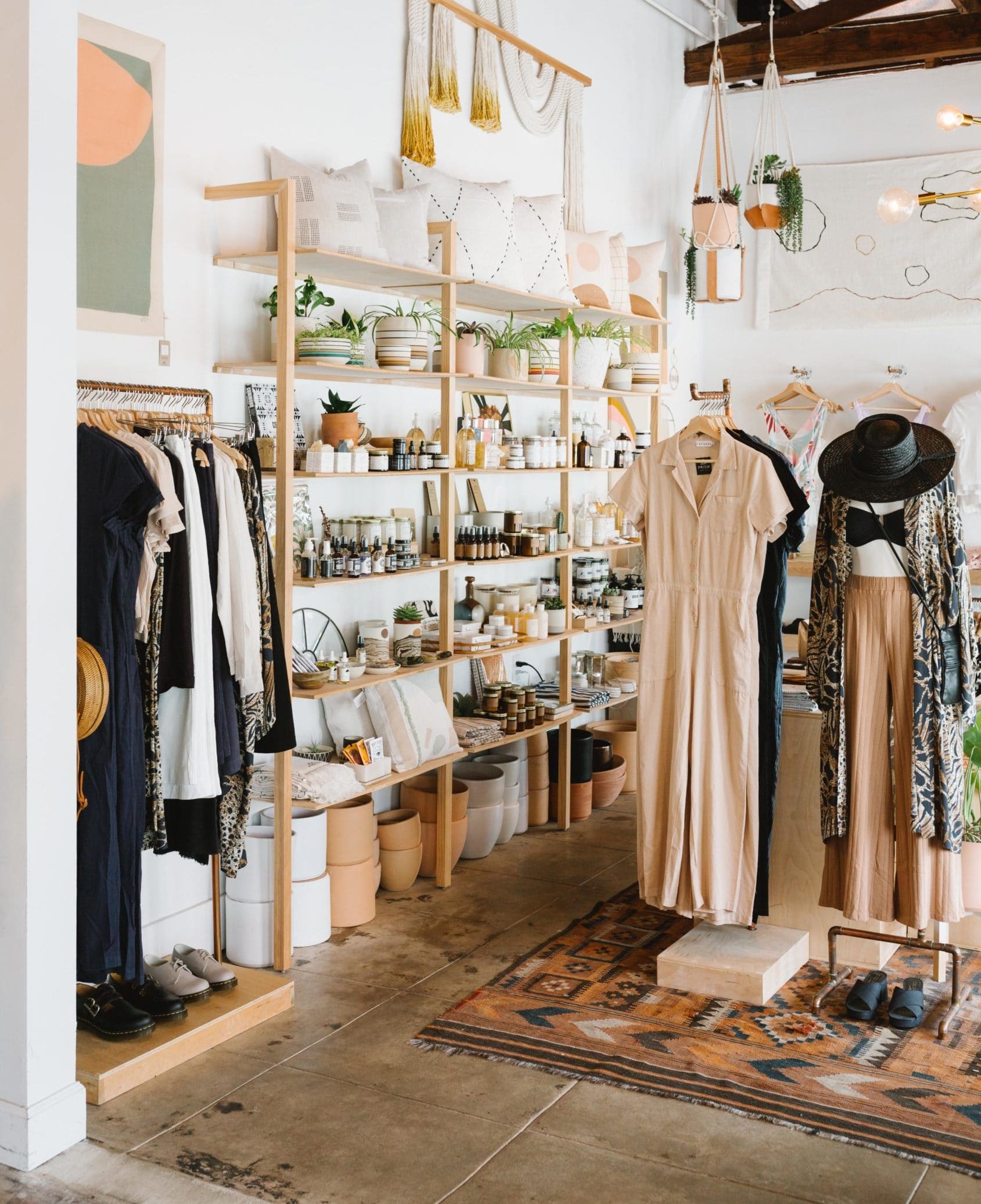 Where to find sustainable fashion designers? Locate ethical brands near you!