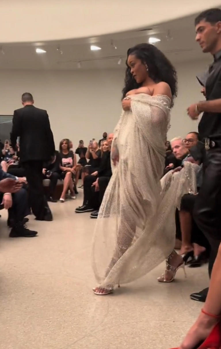 Rihanna and Naomi Campbell Walk Like This Learn Their Catwalk Moves