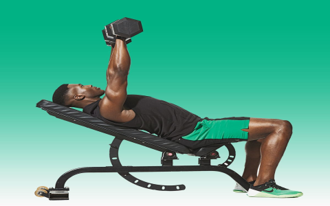 Broad Shoulders Mens Style? Avoid These 4 Common Mistakes Easily!