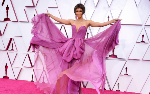Copy Halle Berry Red Carpet Dress Style With These Easy Ideas