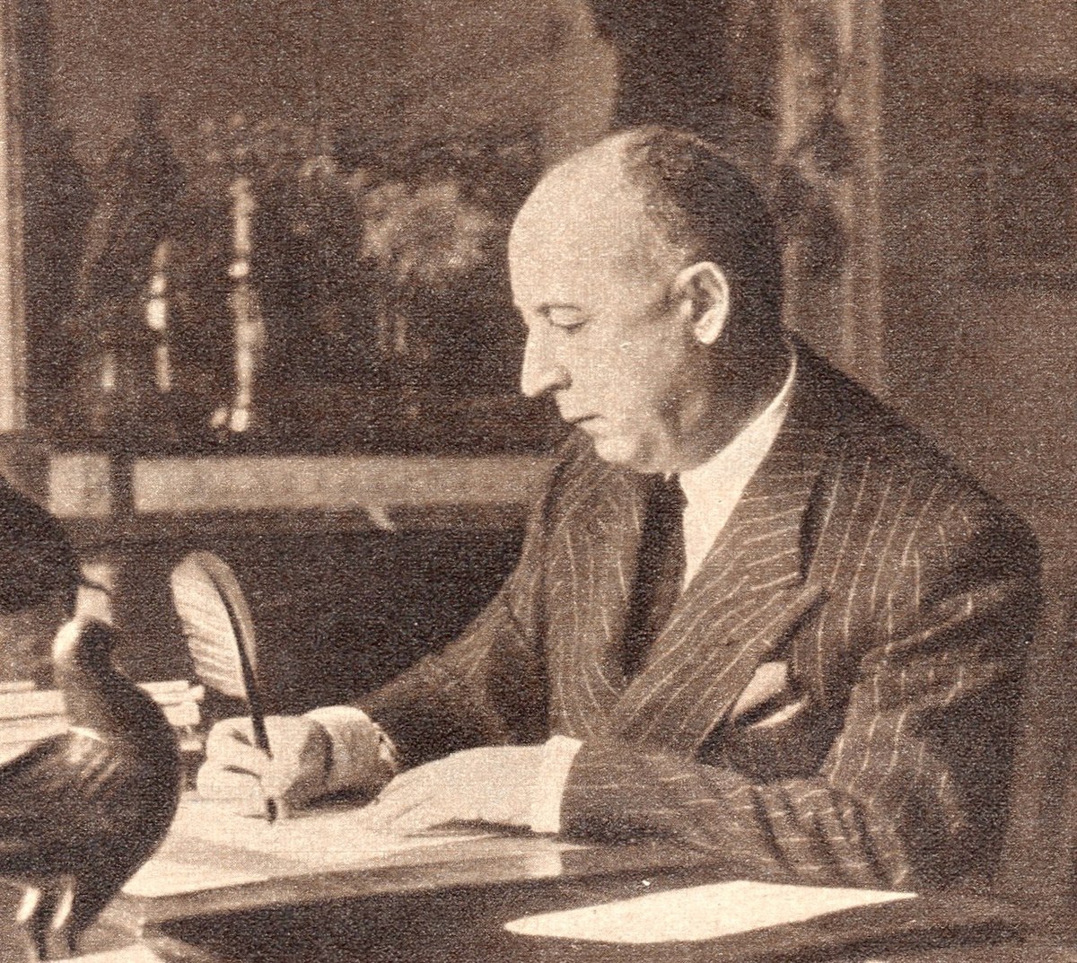 Christian Dior death age: how old was he when he died? Discover the answer!