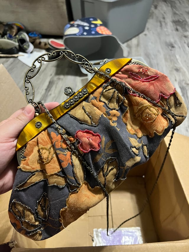 Best Ways to Clean Antique Wooden Purses? Simple Tips for Perfect Care!