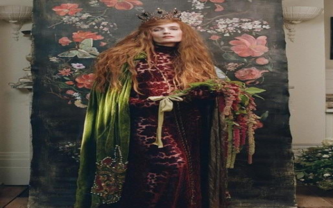 Florence Welch fashion style guide: simple ideas for your daily lookbook.
