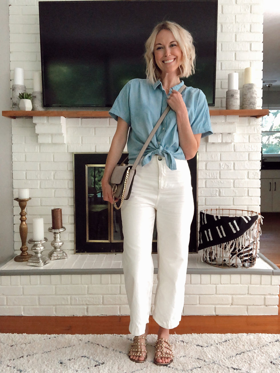 How to Style Ladies White Capri Pants for Summer? 7 Easy Outfit Ideas!