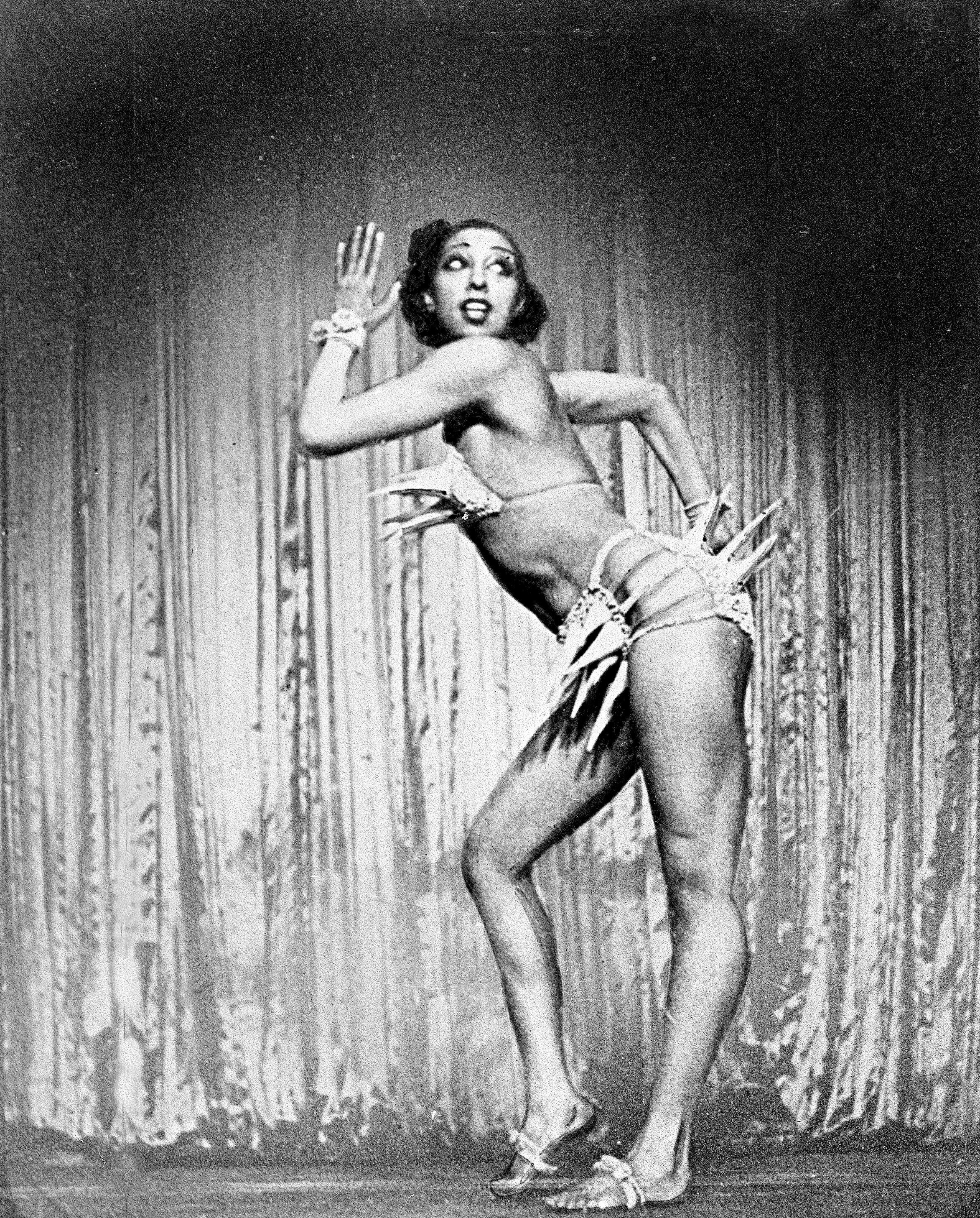 Why is naked josephine baker famous? Exploring her dance and social activism!