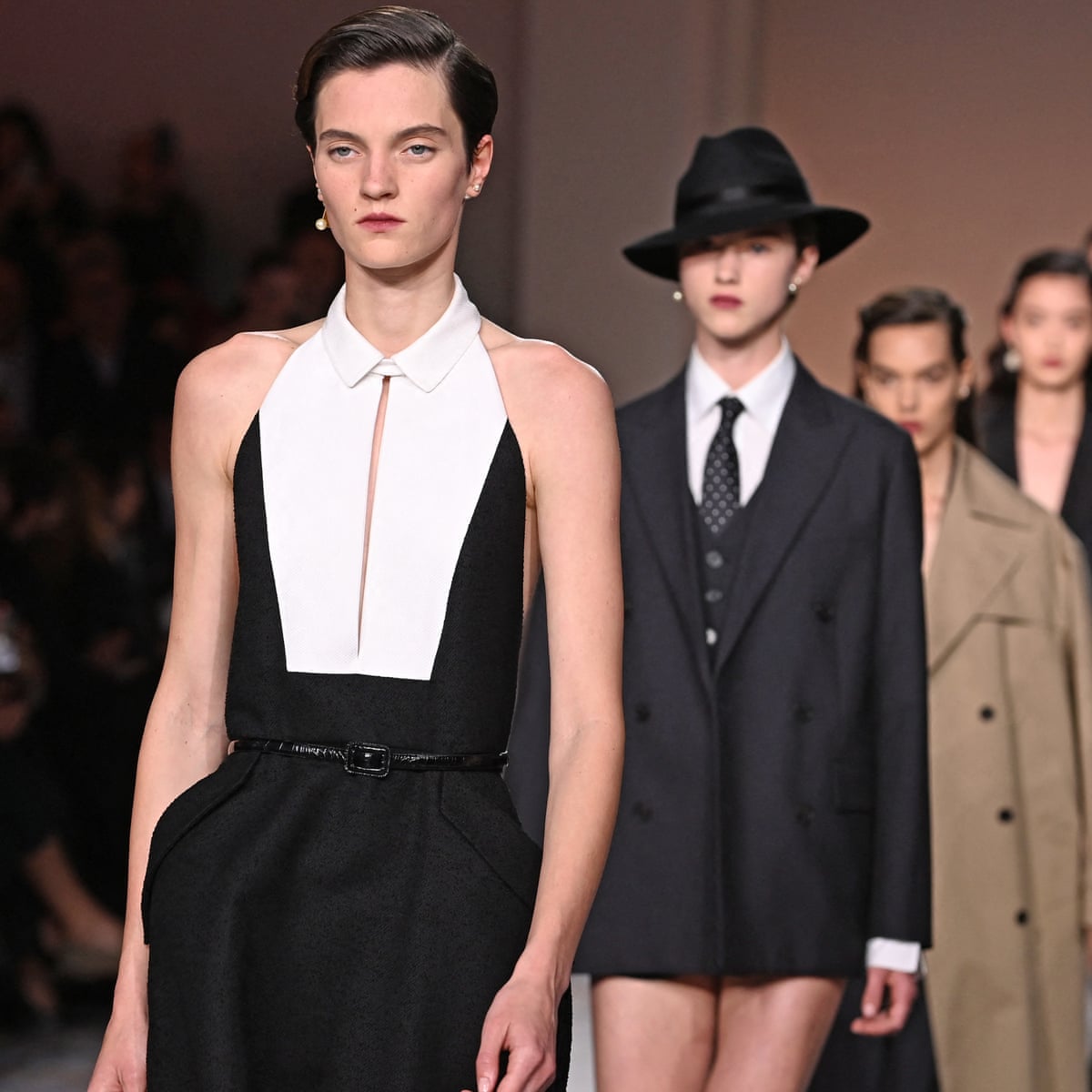 What is Marlene Dietrich suit? Classic fashion style explained simply