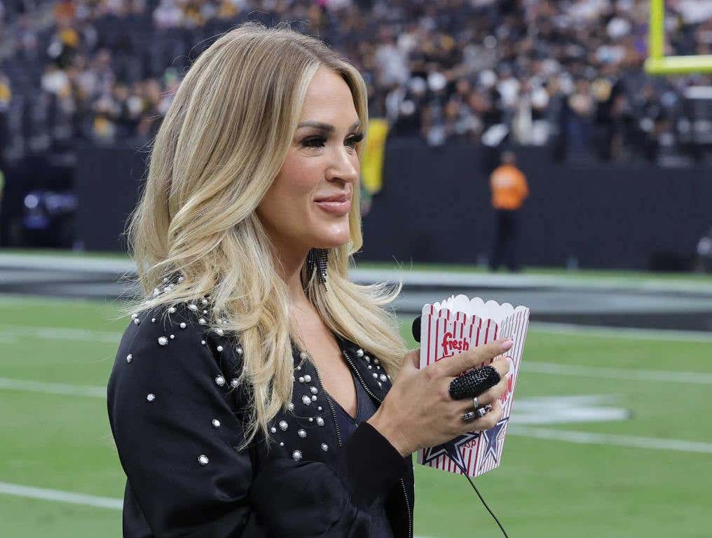carrie underwood sports what sports she loves to play for fun