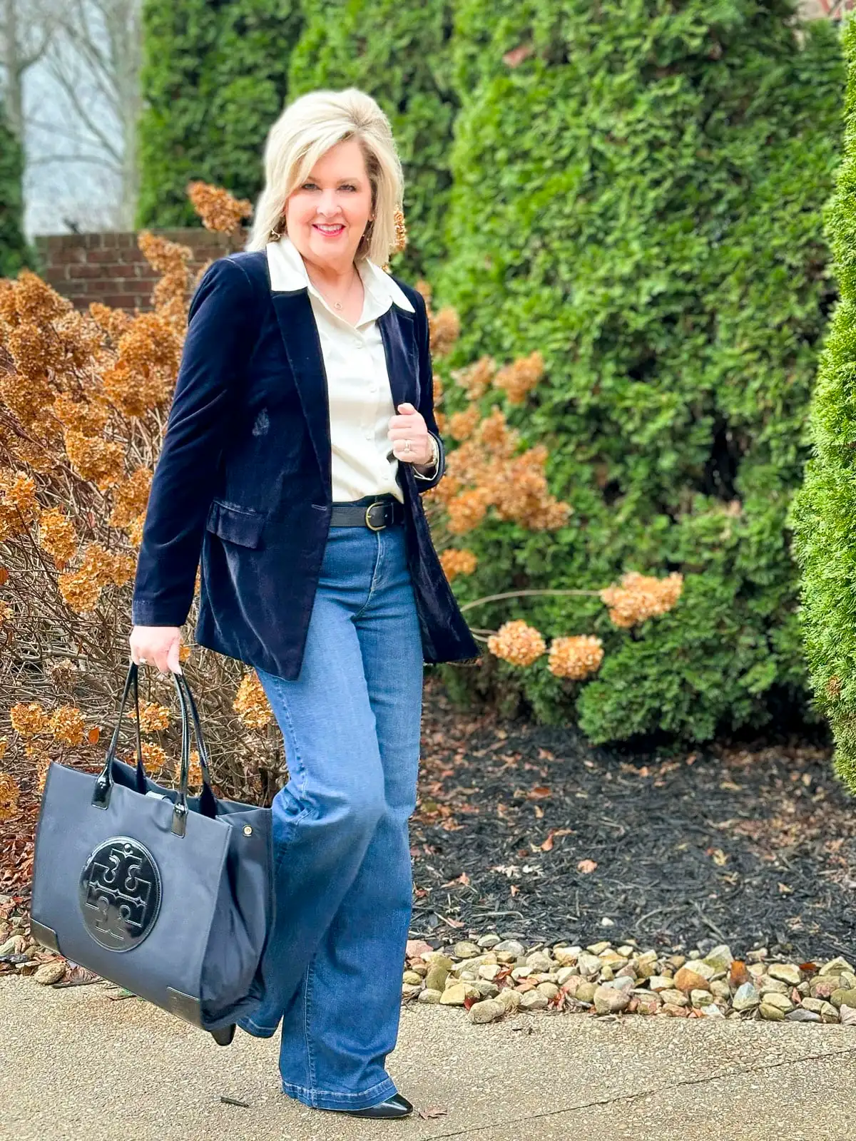 What Makes Tory Burch Outfit Photos Special? Find Her Signature Style Secrets.