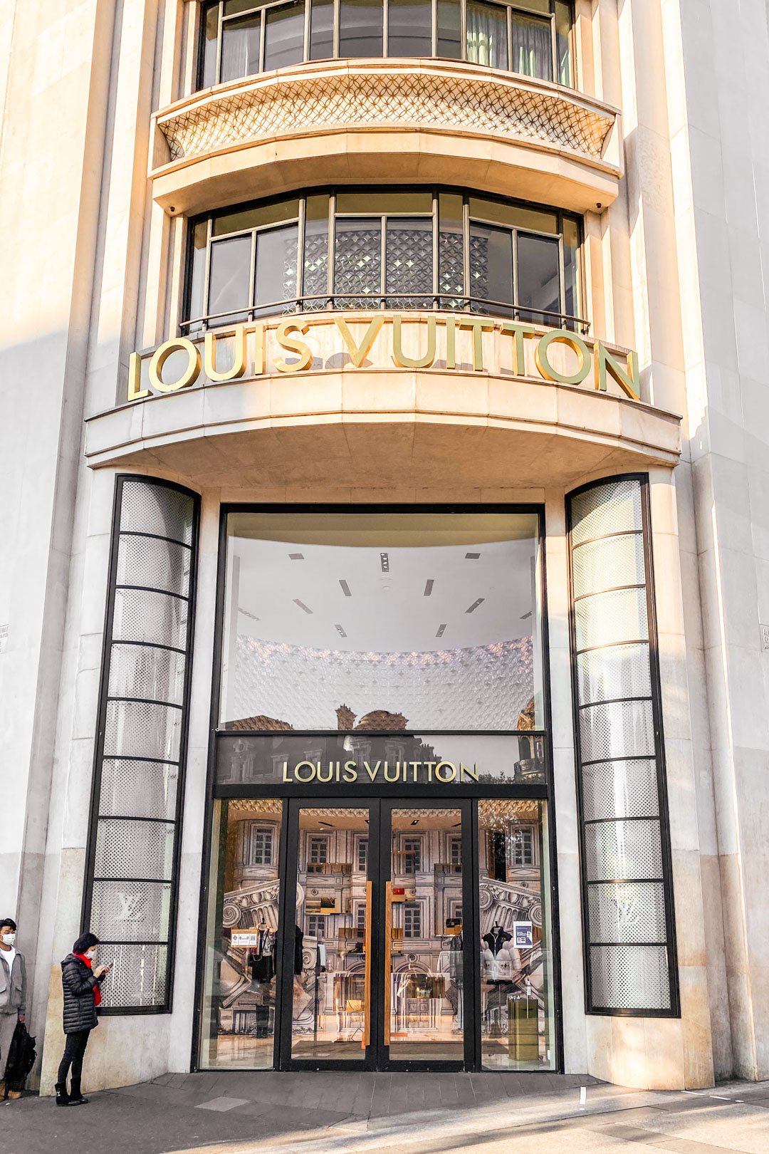 Must-Know Tips for Louis Vuitton Champs Elysees Photos (Avoid Crowds Now)